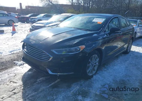 2019 Ford Fusion Hybrid Sel z USA, uszkodzony, nr VIN 3FA6P0MU5KR141397